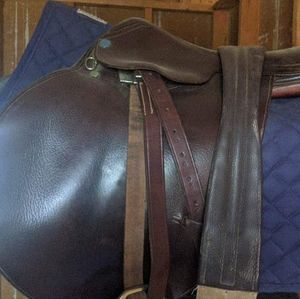 17 inch English saddle
